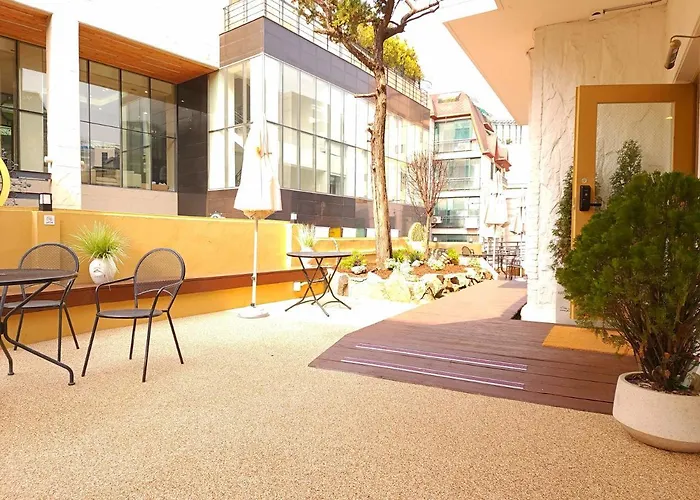 Oyo Myeongdong 5 *