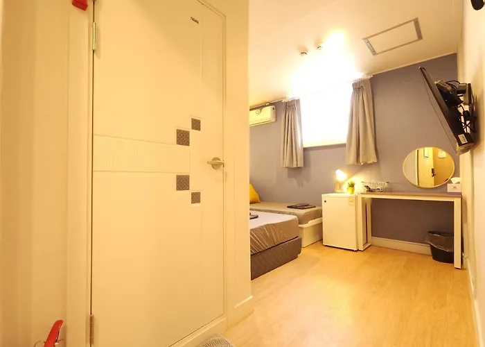 Hostel Oyo Myeongdong 5