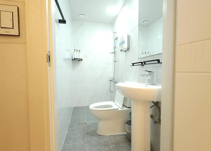 Oyo Myeongdong 5 Hostel