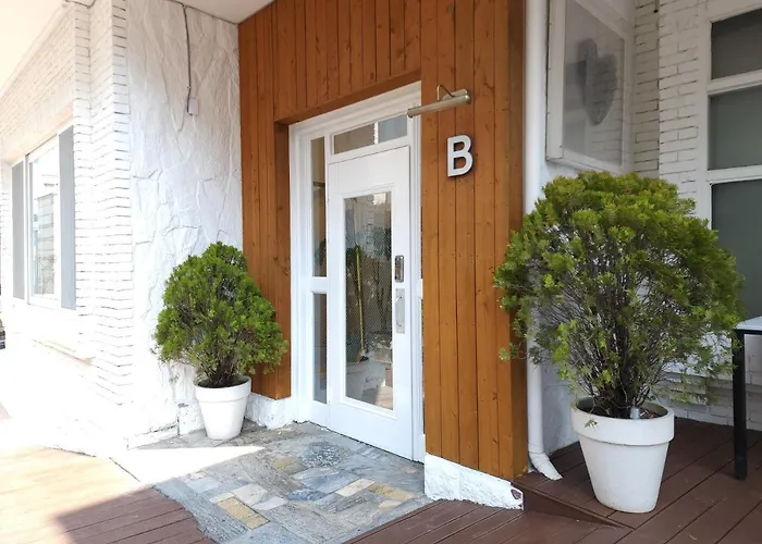 Hostel Oyo Myeongdong 5 *