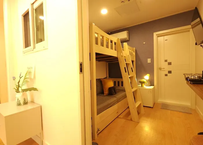 Oyo Myeongdong 5 Hostel Seoul