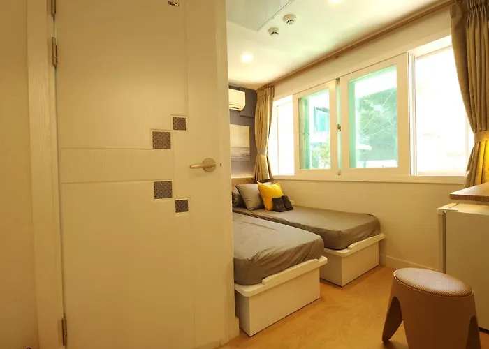 Oyo Myeongdong 5 *