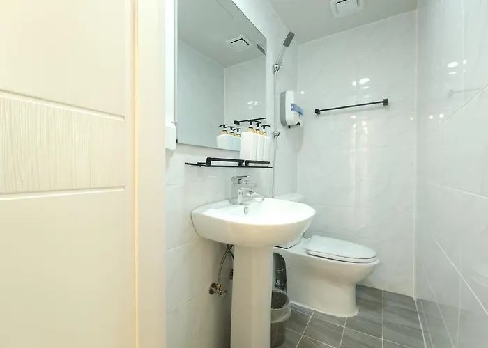 Hostel Oyo Myeongdong 5 *