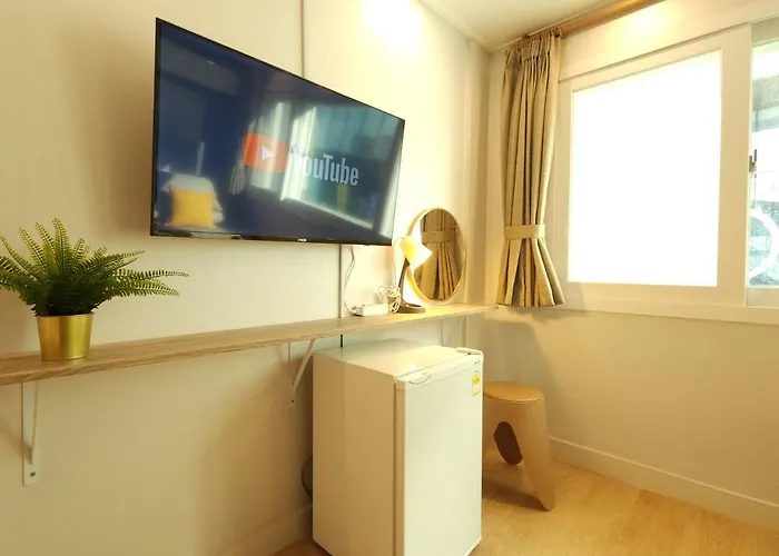 Oyo Myeongdong 5 Hostel *