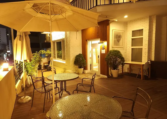 Hostel Oyo Myeongdong 5