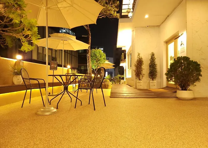 Hostel Oyo Myeongdong 5 *
