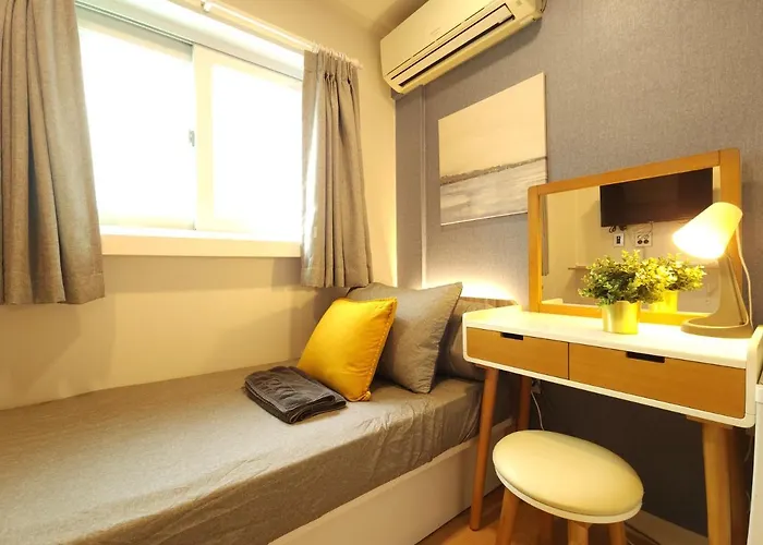 Oyo Myeongdong 5 Hostel *