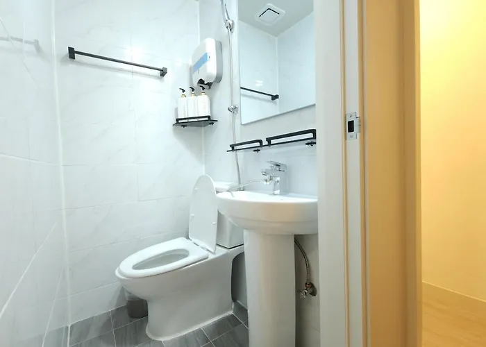 Oyo Myeongdong 5 *