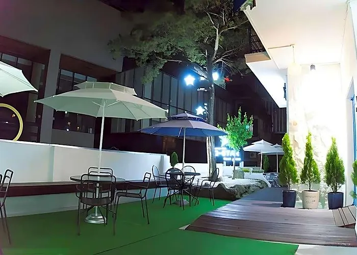 Hostel Oyo Myeongdong 5 *